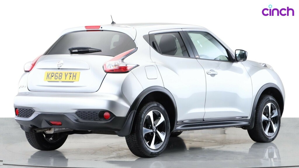 Nissan Juke Hatchback White #3