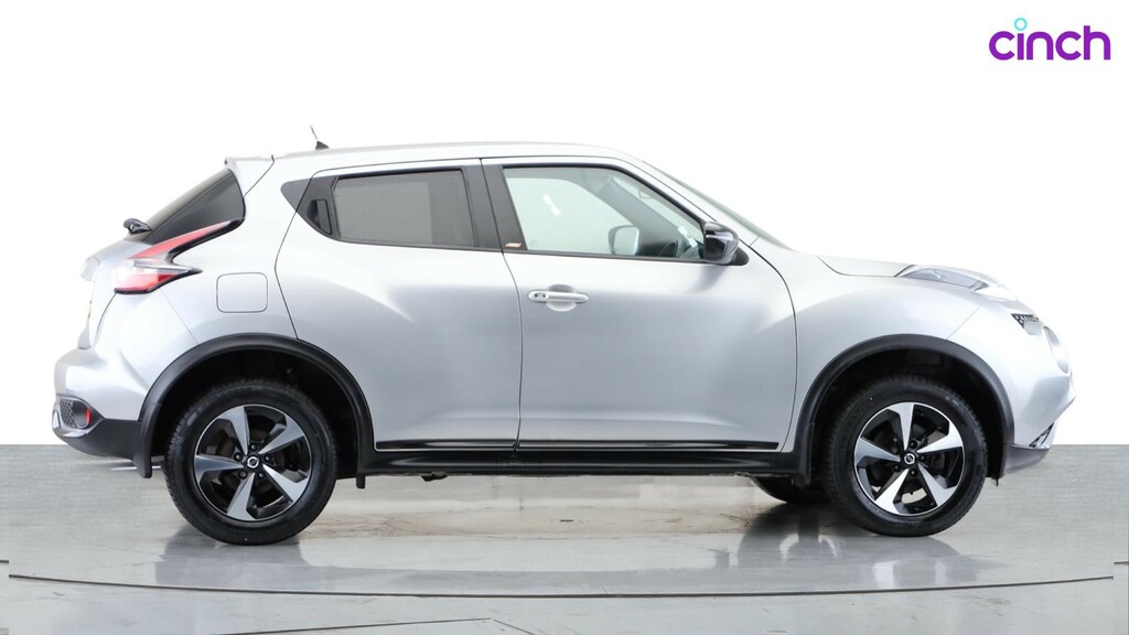 Nissan Juke Hatchback White #2