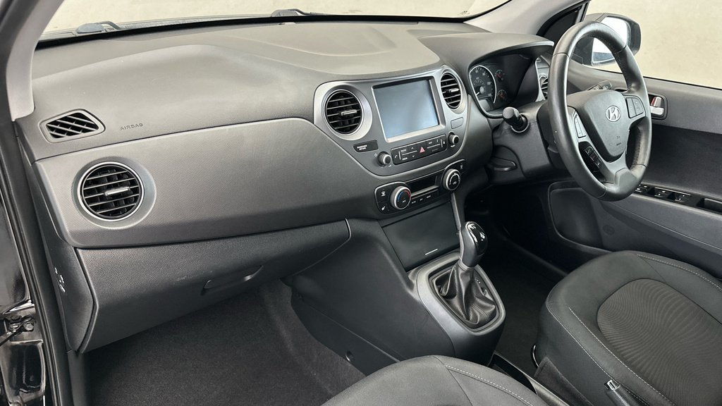 Hyundai I10 White #11