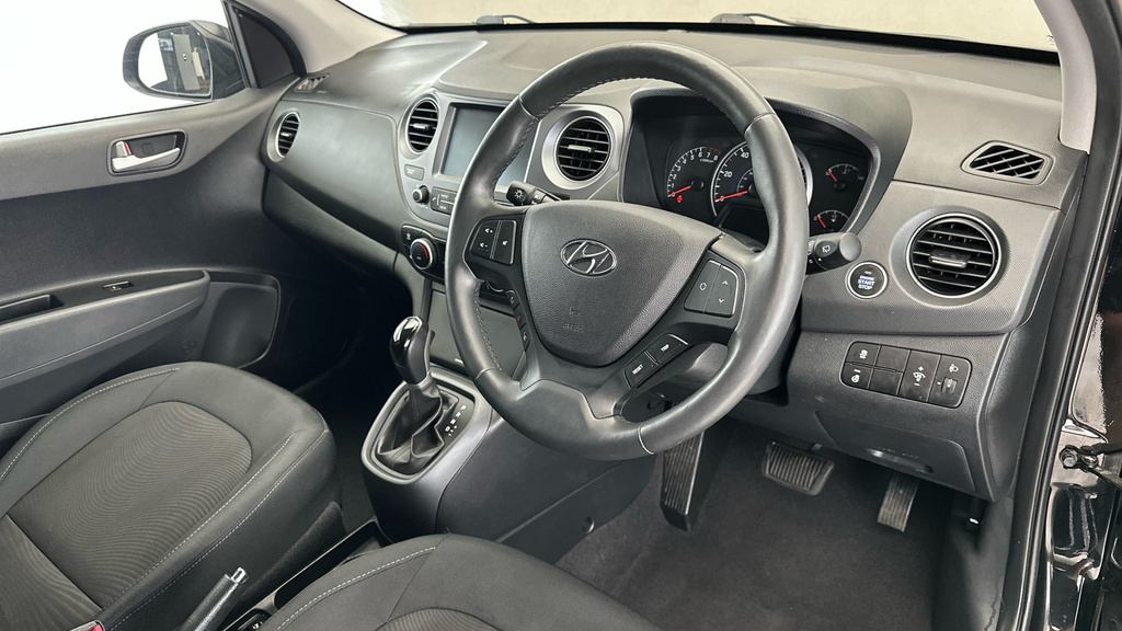 Hyundai I10 White #10