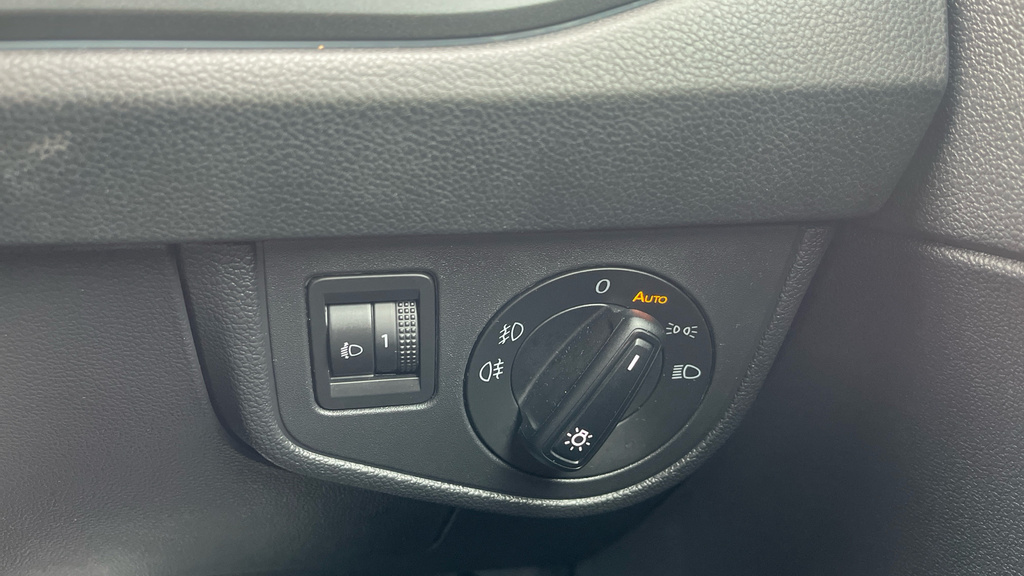 Volkswagen Polo 1.2 Automatic 5dr White #48