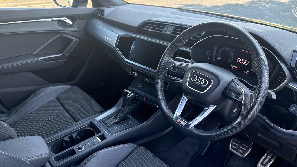 Audi Q3 2L S Line White #9
