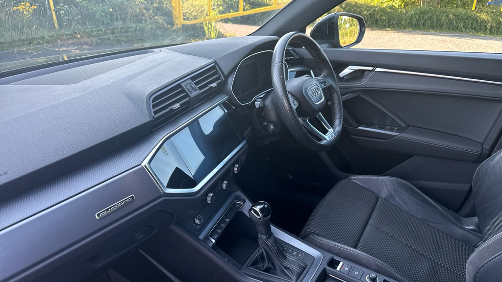 Audi Q3 2L S Line White #10