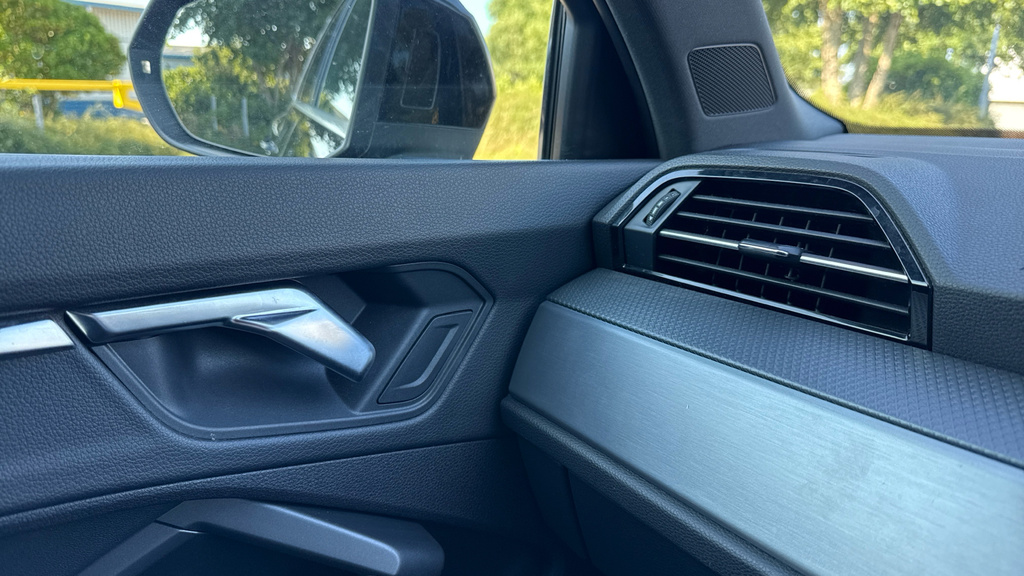 Audi Q3 2L S Line White #43