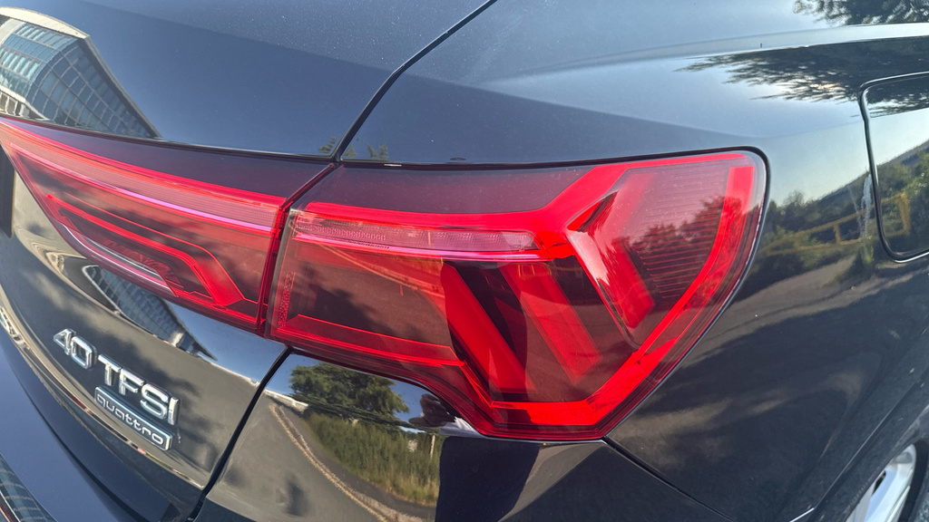 Audi Q3 2L S Line White #37