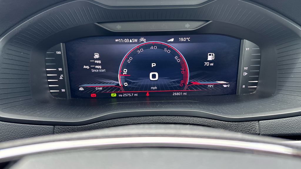 Skoda Karoq 1.5 Tsi Sportline Grey #28