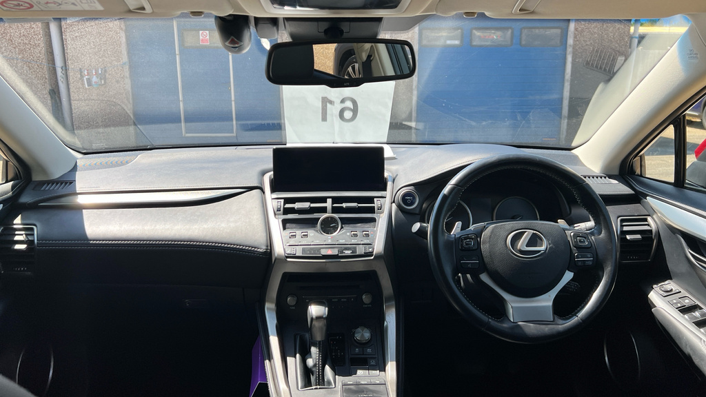 Lexus NX 300H 2.5 Premier Cvt #11