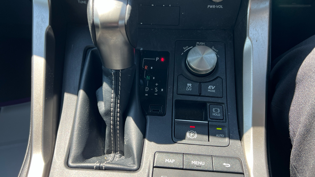 Lexus NX 300H 2.5 Premier Cvt #32