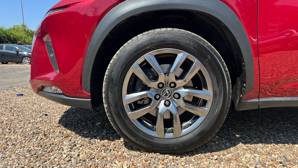 Lexus NX 300H 2.5 Premier Cvt #20