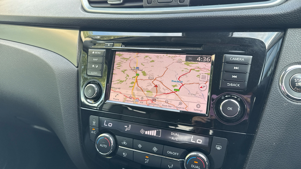 Nissan Qashqai 1.3 Dig-t 160 157 N-connecta Dct Glass Roof White #21