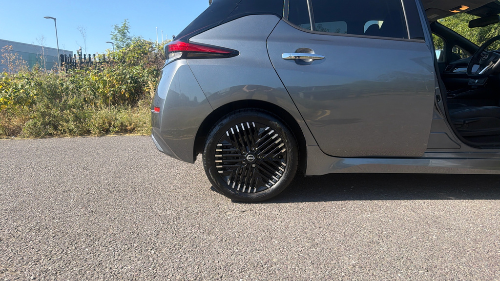 Nissan Leaf 39Kwh Tekna White #25