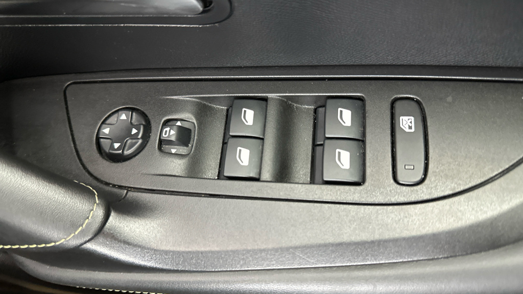 Peugeot e-2008 2008 Allure Premium Ev Black #12