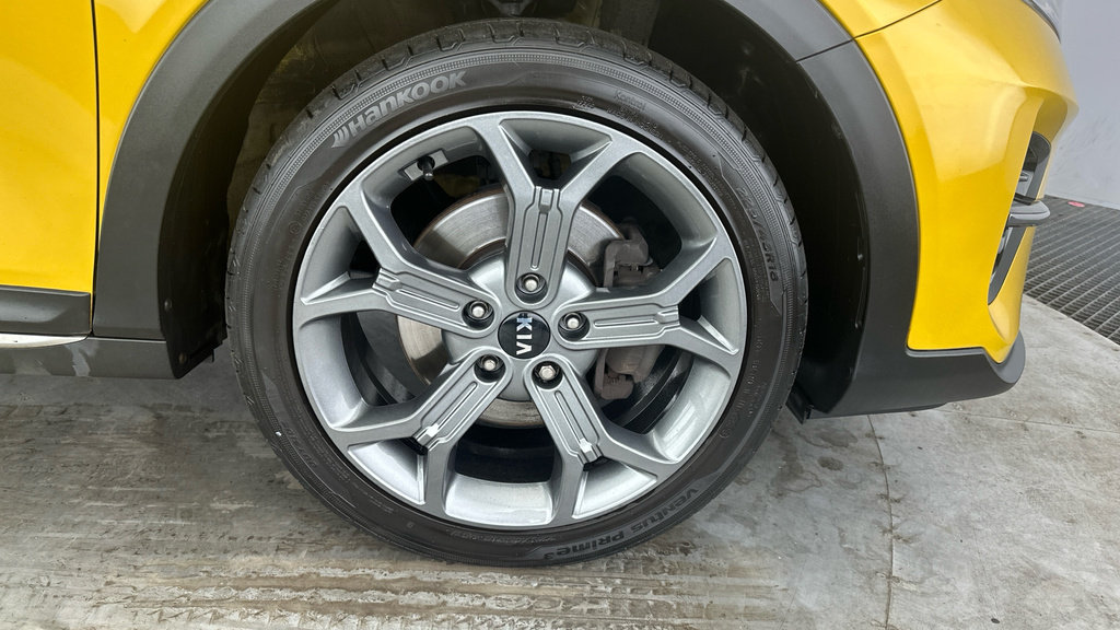 Kia Xceed 3 Silver #25