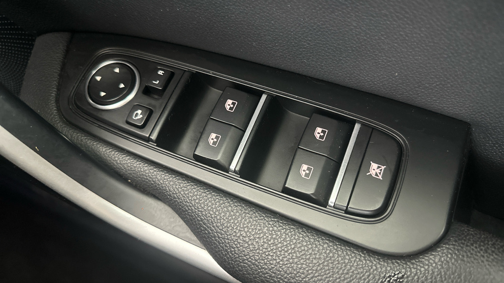 Kia Xceed 3 Silver #11