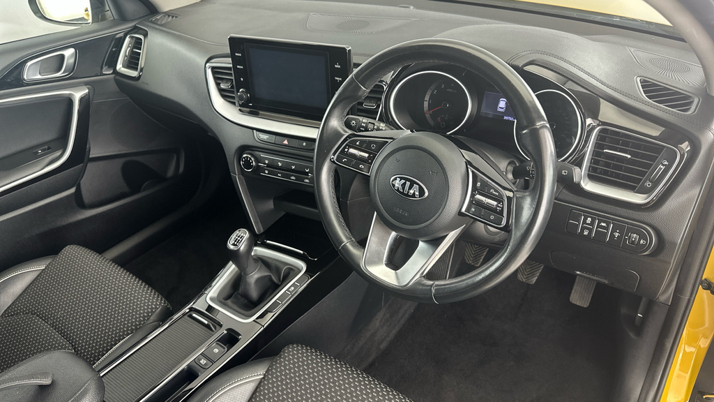 Kia Xceed 3 Silver #9