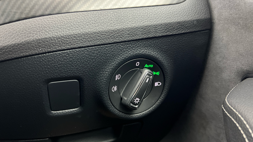 Skoda Superb 2L Se Technology Blue #10
