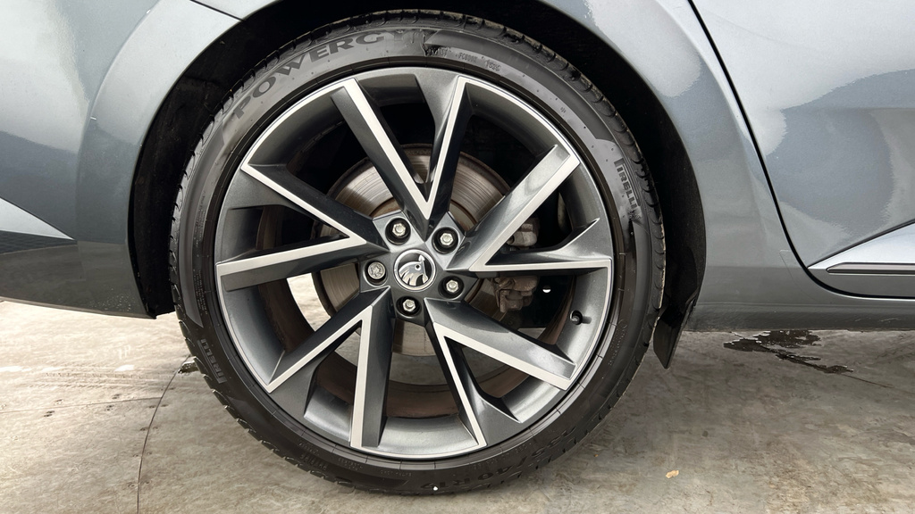 Skoda Superb 2L Se Technology Blue #31