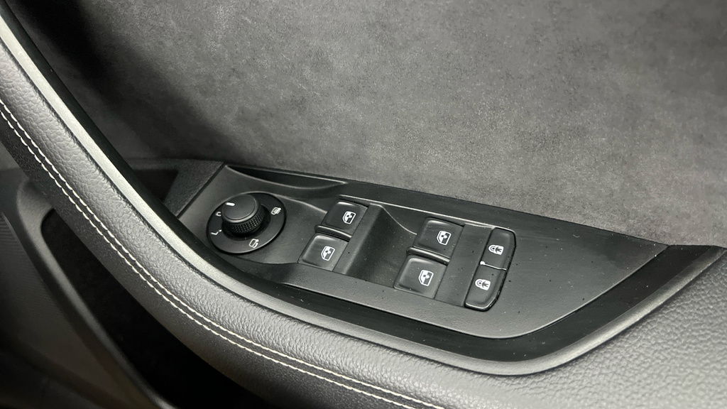Skoda Superb 2L Se Technology Blue #15