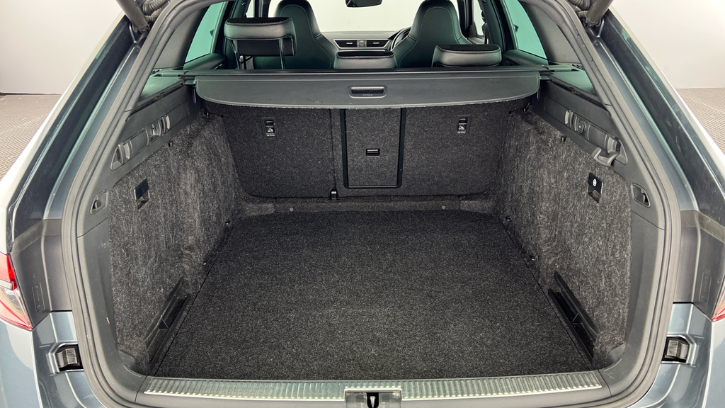 Skoda Superb 2L Se Technology Blue #27