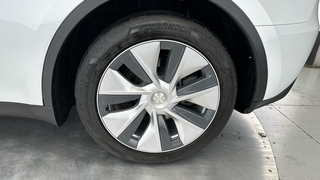 Tesla Model Y Performance White #27
