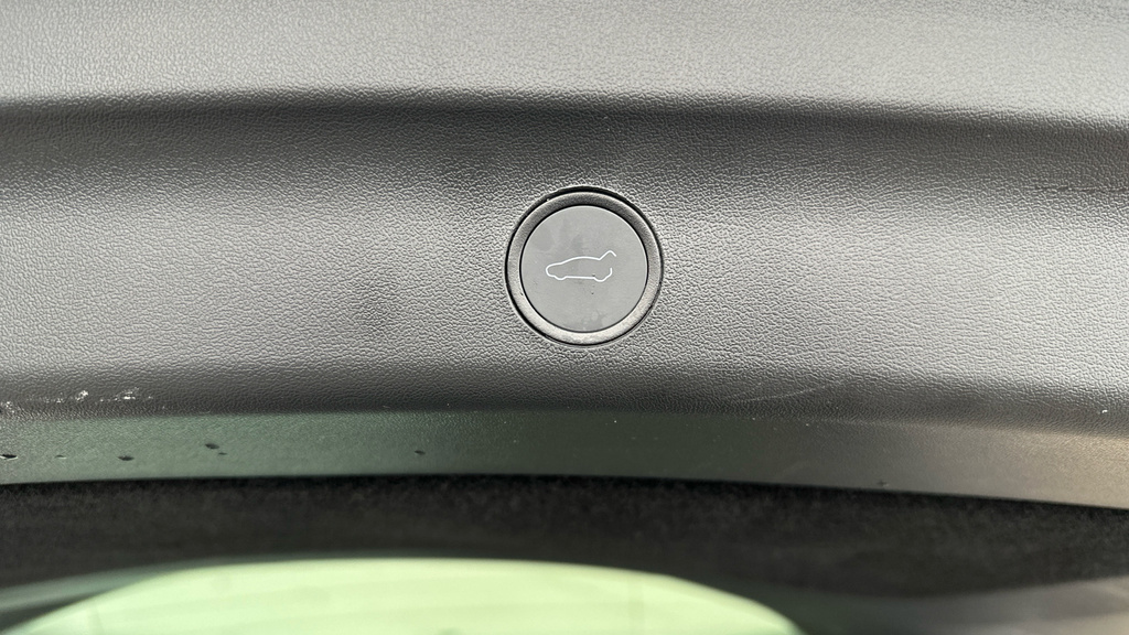 Tesla Model Y Performance White #4