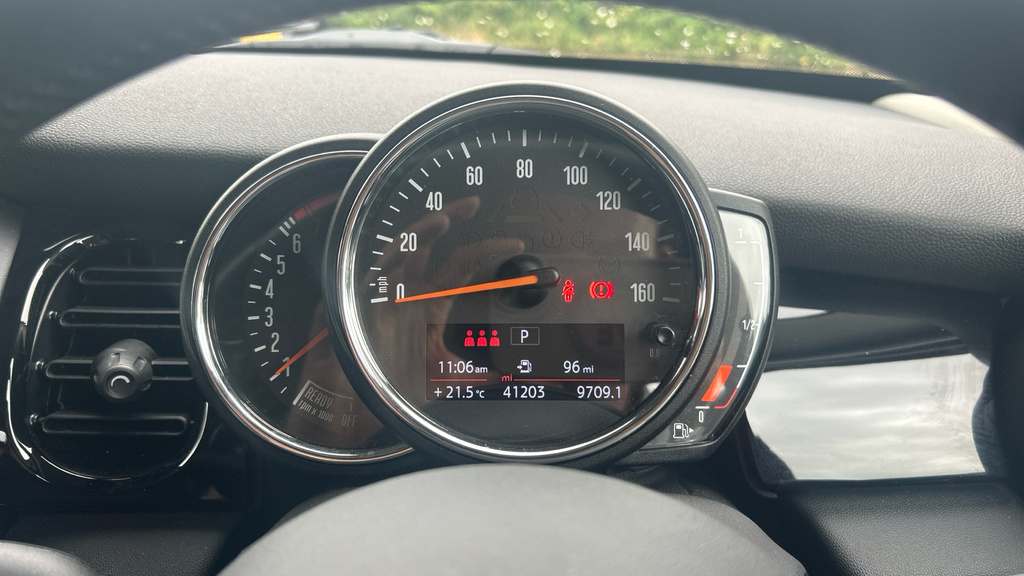 Mini Hatch 1.5 Cooper Classic Premium Plus White #21