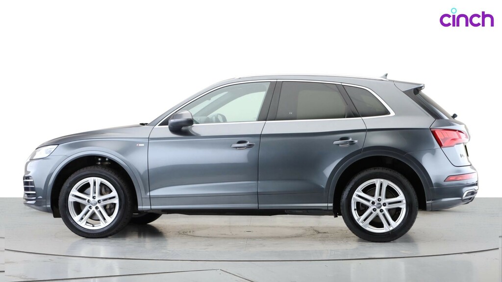 Audi Q5  White #9