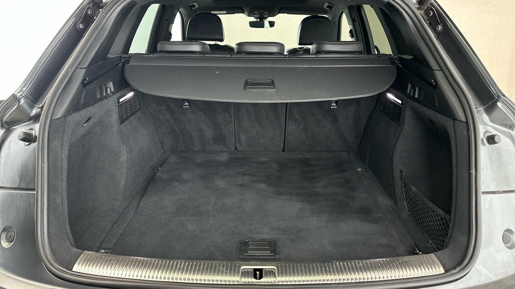 Audi Q5  White #21