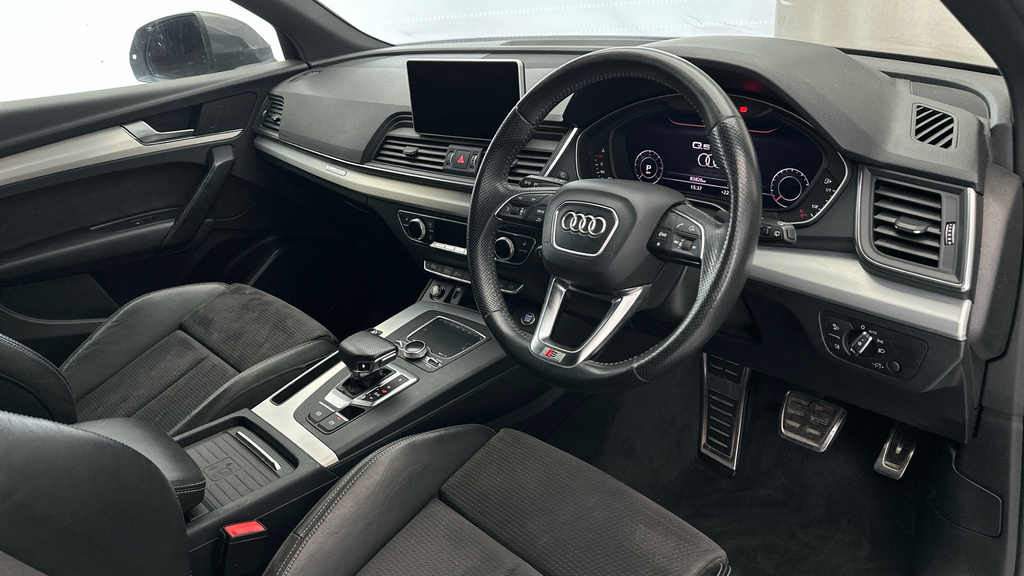 Audi Q5  White #12