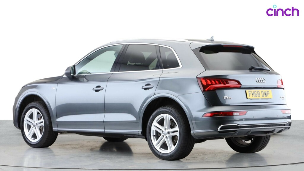Audi Q5  White #8