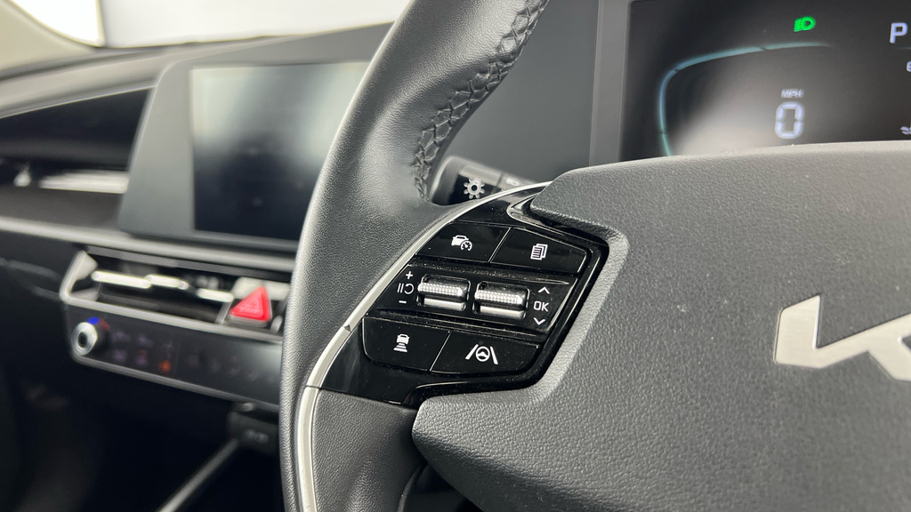 Kia Niro 3 White #10