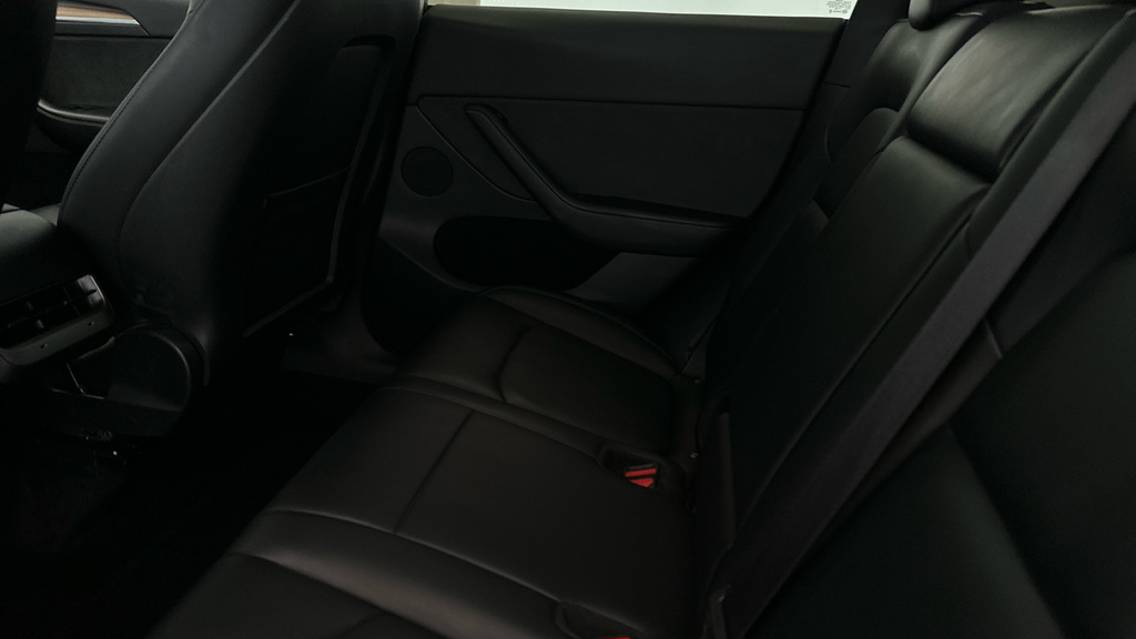 Tesla Model Y Long Range White #21
