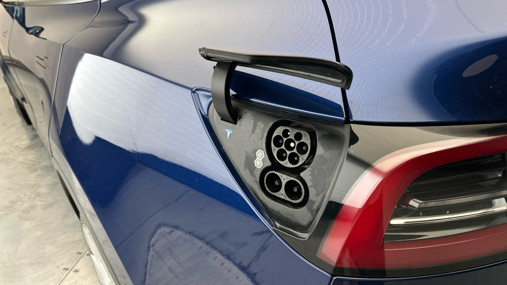 Tesla Model Y Long Range White #28