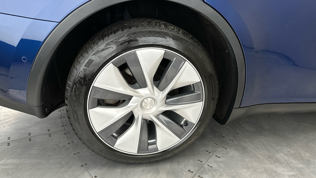 Tesla Model Y Long Range White #26
