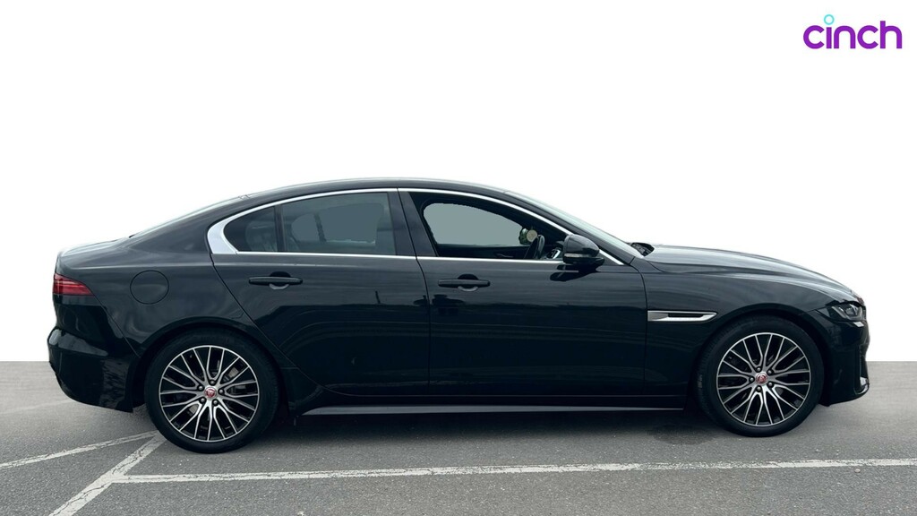 Jaguar XE R-dynamic Black Blue #2