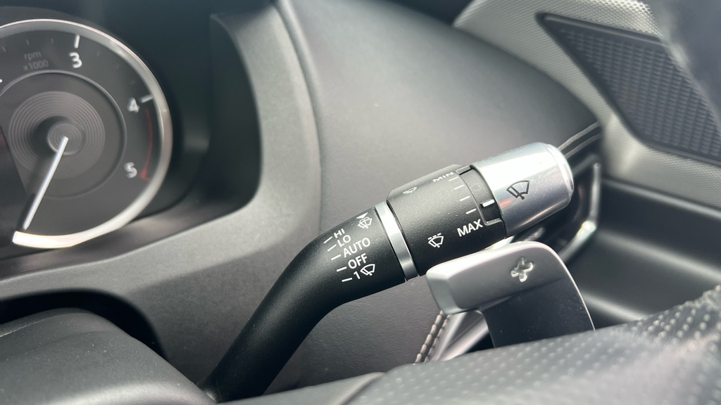 Jaguar XE R-dynamic Black Blue #26