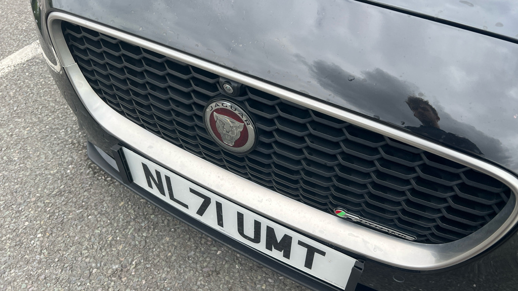 Jaguar XE R-dynamic Black Blue #45