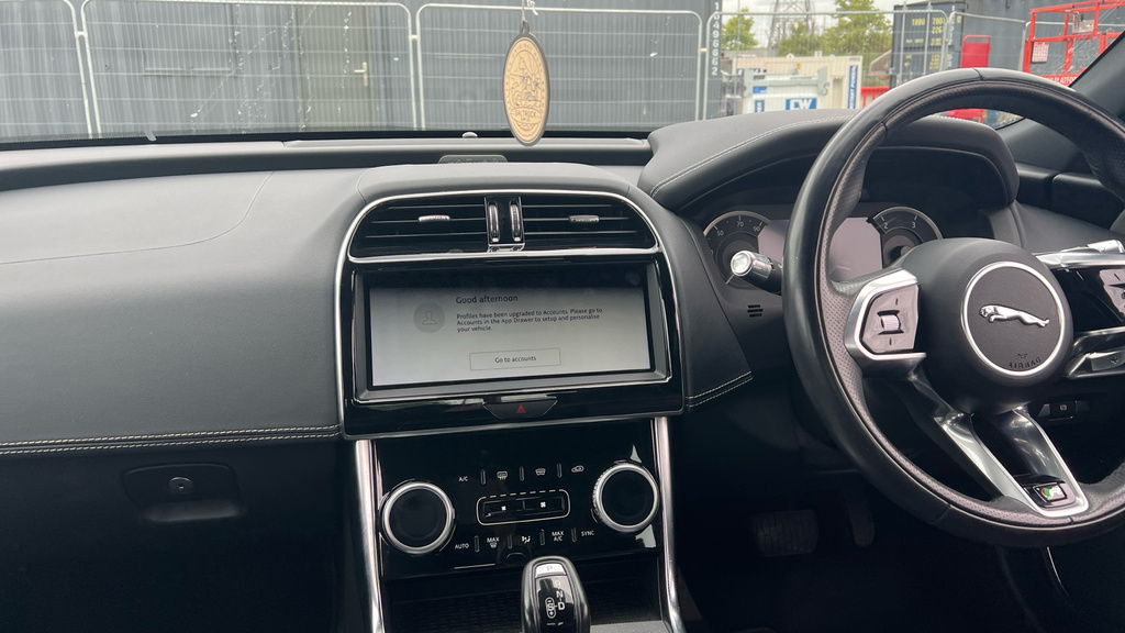Jaguar XE R-dynamic Black Blue #12