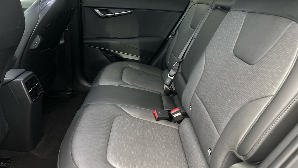 Kia e-Niro 3 Spec 64.8 Kwh Red #22