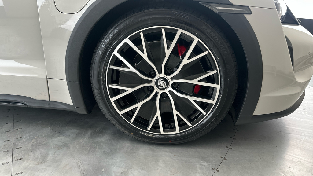 Porsche Taycan Base Automatic Black #29