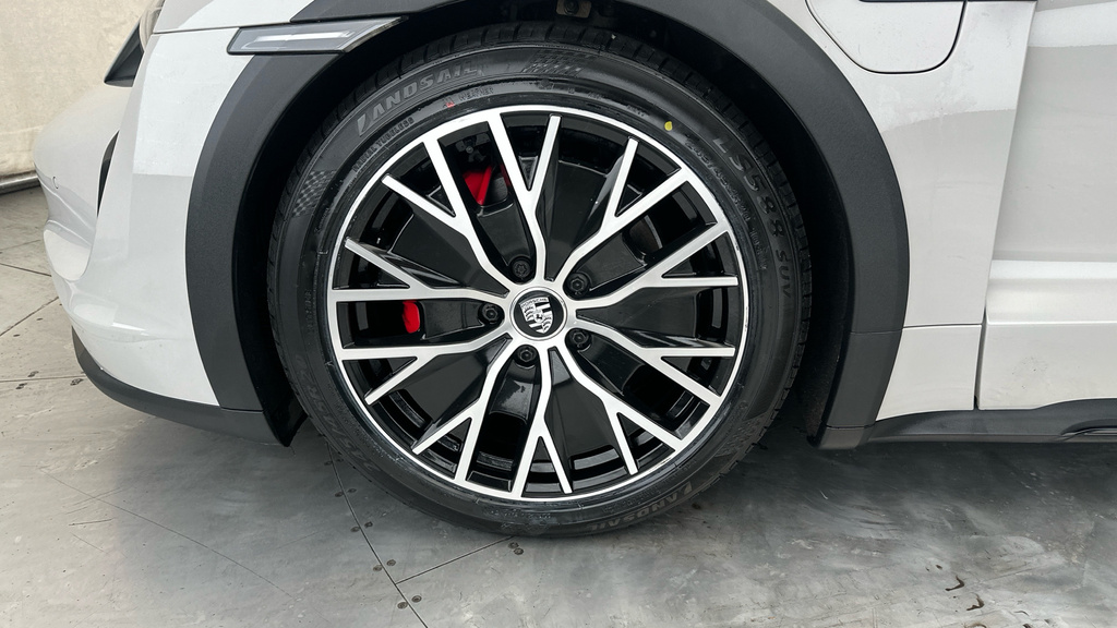 Porsche Taycan Base Automatic Black #26