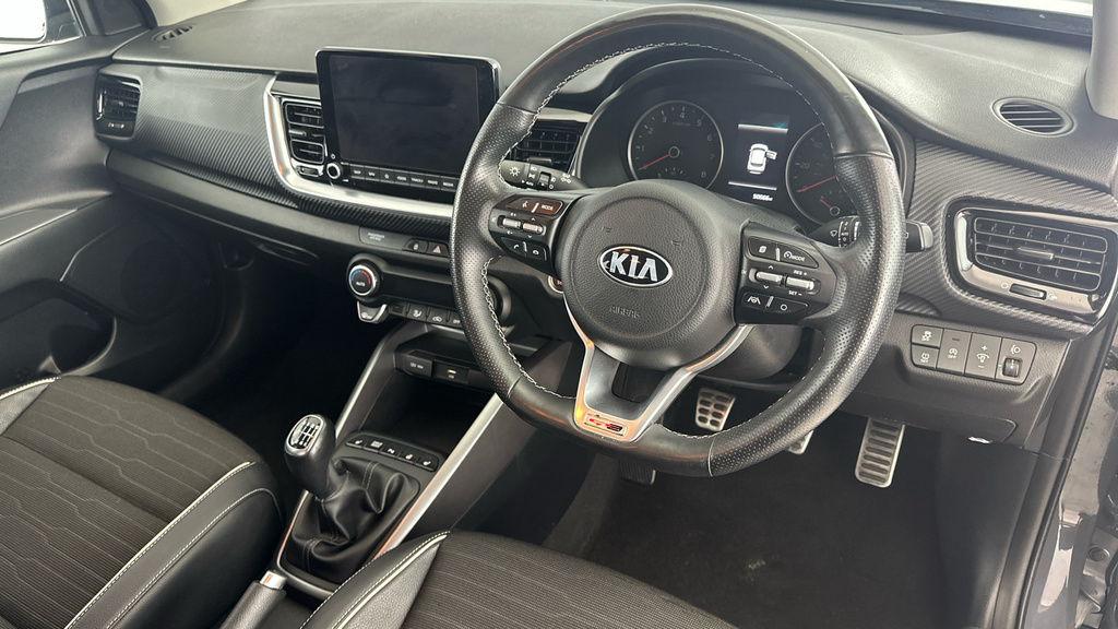 Kia Stonic 2 White #9