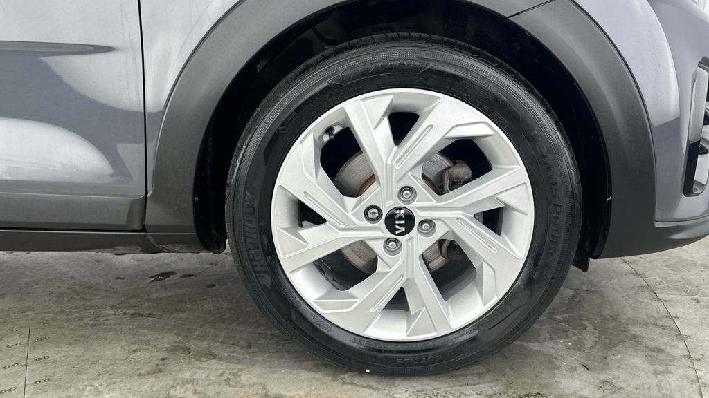 Kia Stonic 2 White #31