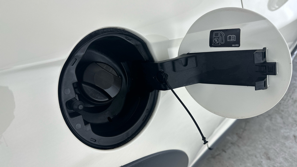 Vauxhall Adam Energised White #28