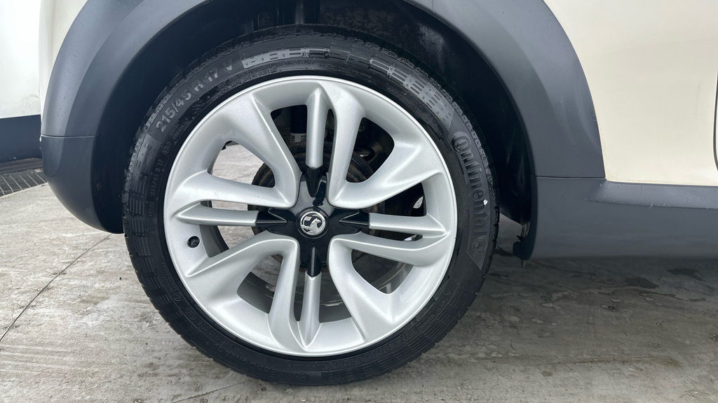 Vauxhall Adam Energised White #26