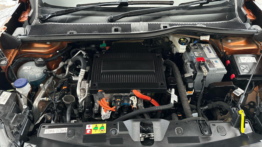 Peugeot e-2008 Suv Grey #24