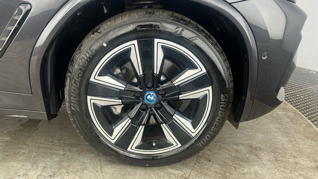 BMW iX3 M Sport Pro Black #31