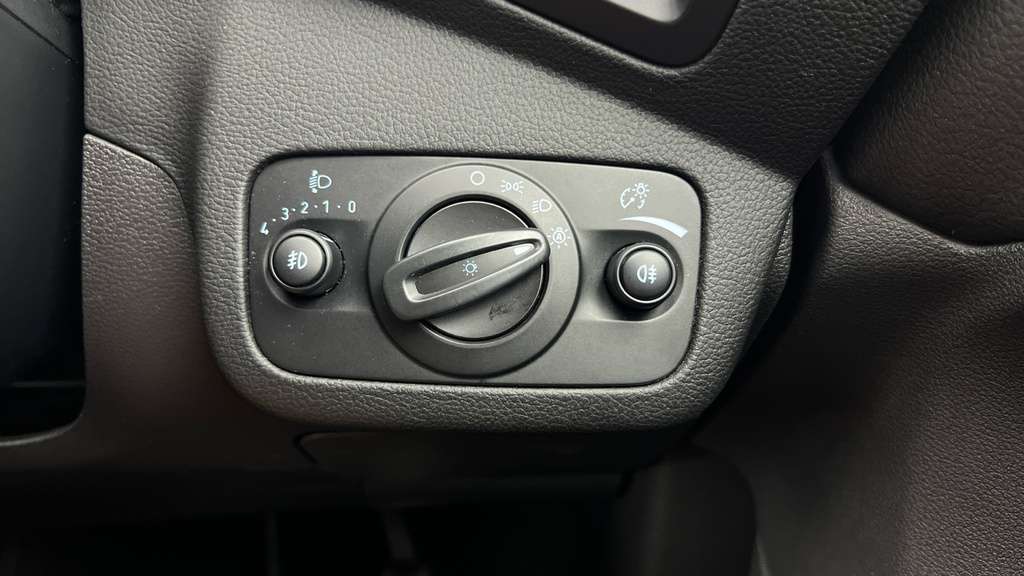 Ford Kuga Suv White #11