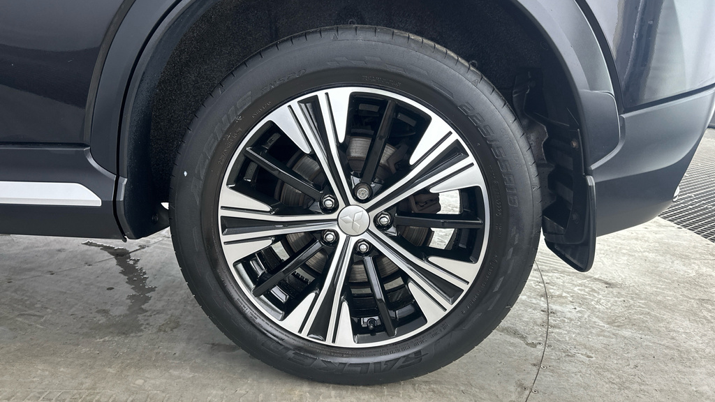 Mitsubishi Eclipse Cross Dynamic Blue #24