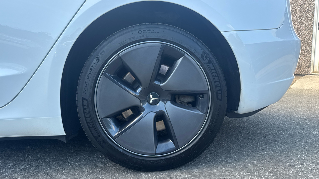 Tesla Model 3 Long Range White #18